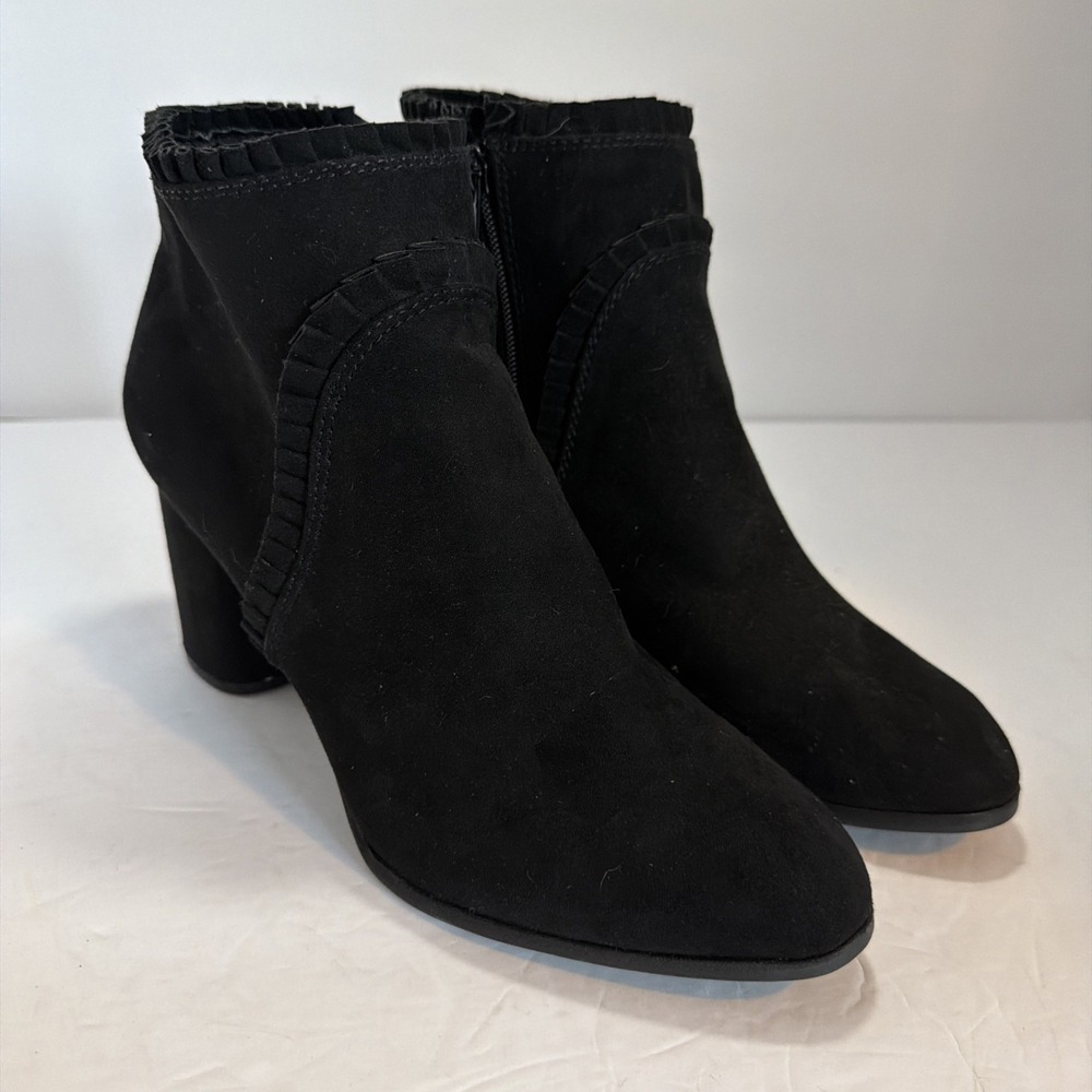 New York Transit Rheba Black Ankle Booties Side Zip Size8.5M Point Toe